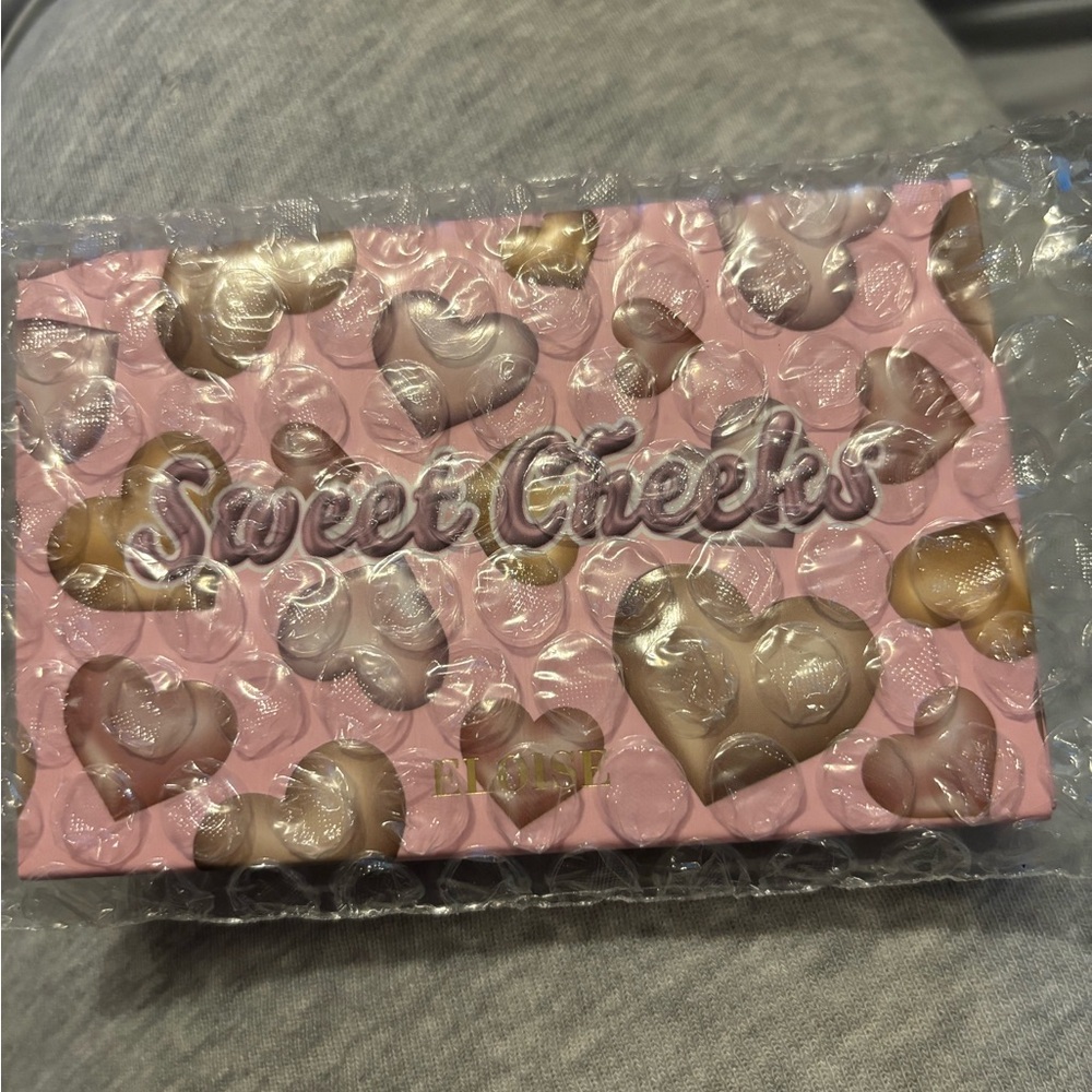 Eloise Sweet Cheeks Bronzer & Contour Palette -